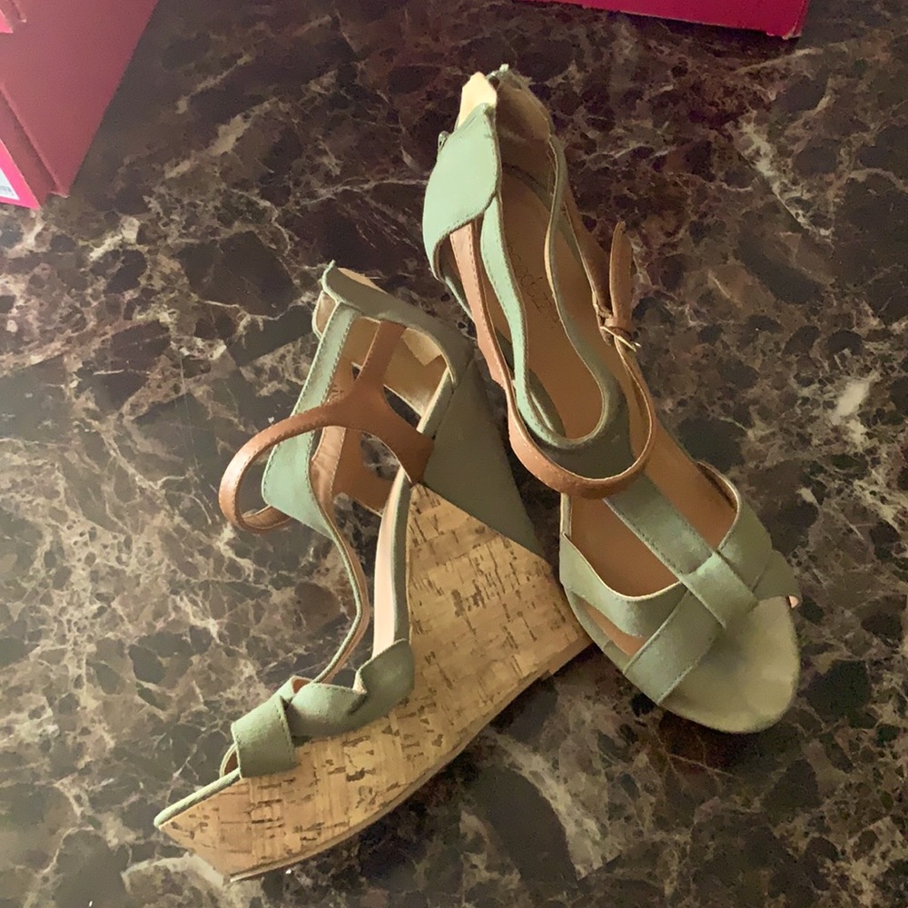 Wedge sandals
